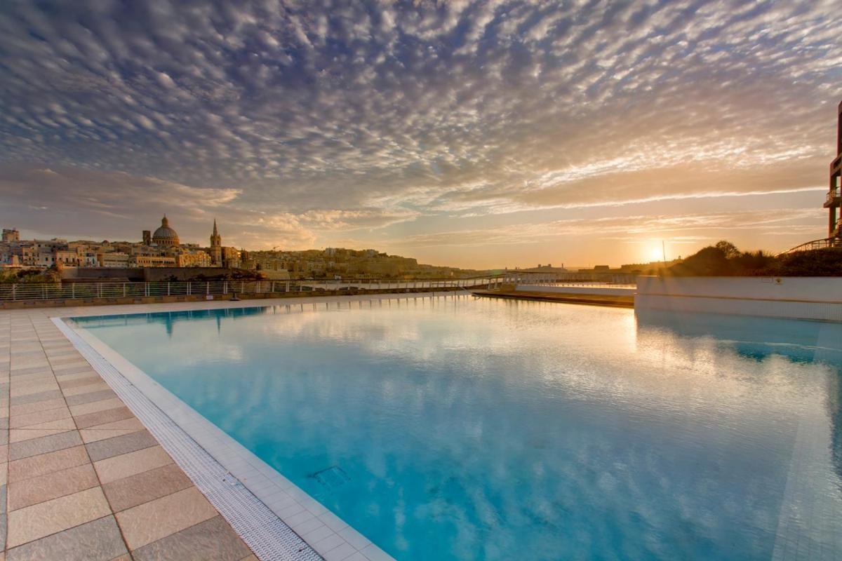 Super Luxury Apartment In Tigne Point, Amazing Sea Views Sliema Buitenkant foto