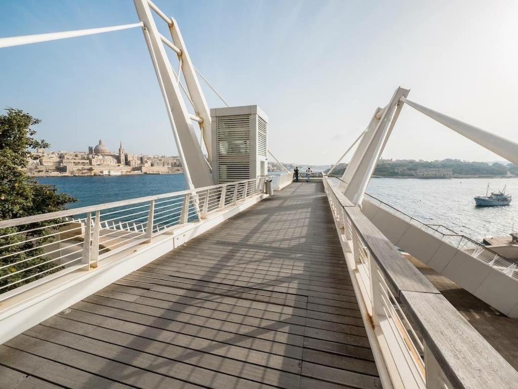 Super Luxury Apartment In Tigne Point, Amazing Sea Views Sliema Buitenkant foto